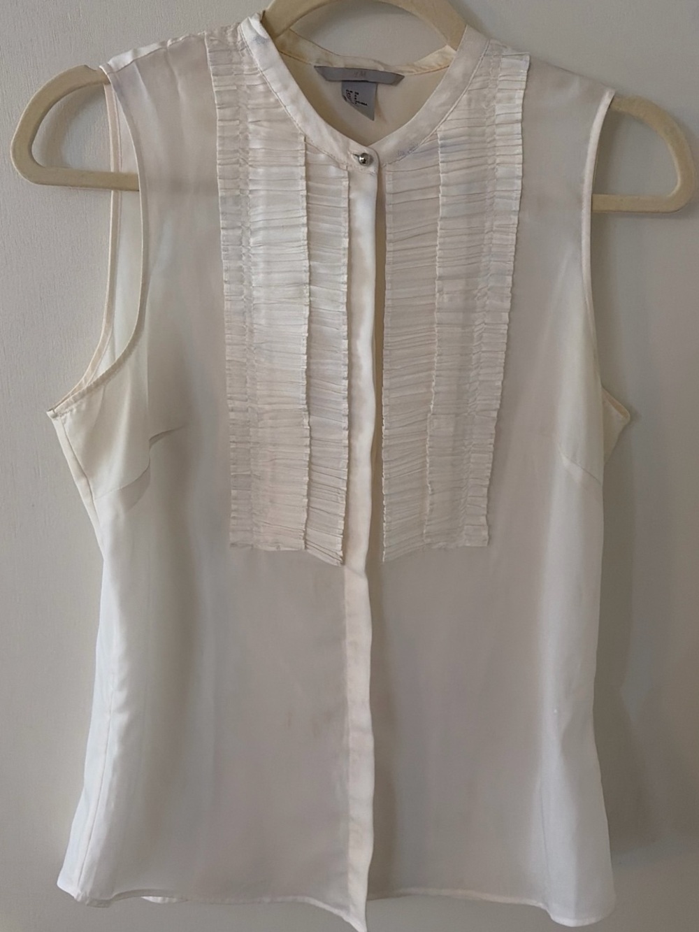 H&M Cream Sleeveless Pleated-Front Blouse